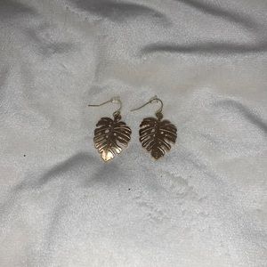 Gold plunder leaf earrings